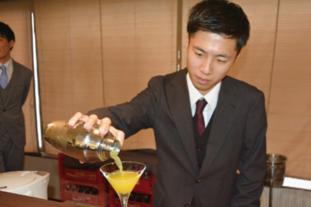 カフェ&バー