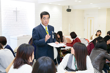 ブライダルの知識・技術を学ぶ