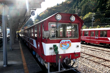 <strong><strong>鉄道学科2年生　国内研修旅行</strong></strong>