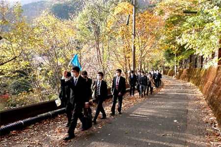 <strong><strong>鉄道学科2年生 国内研修旅行</strong></strong>